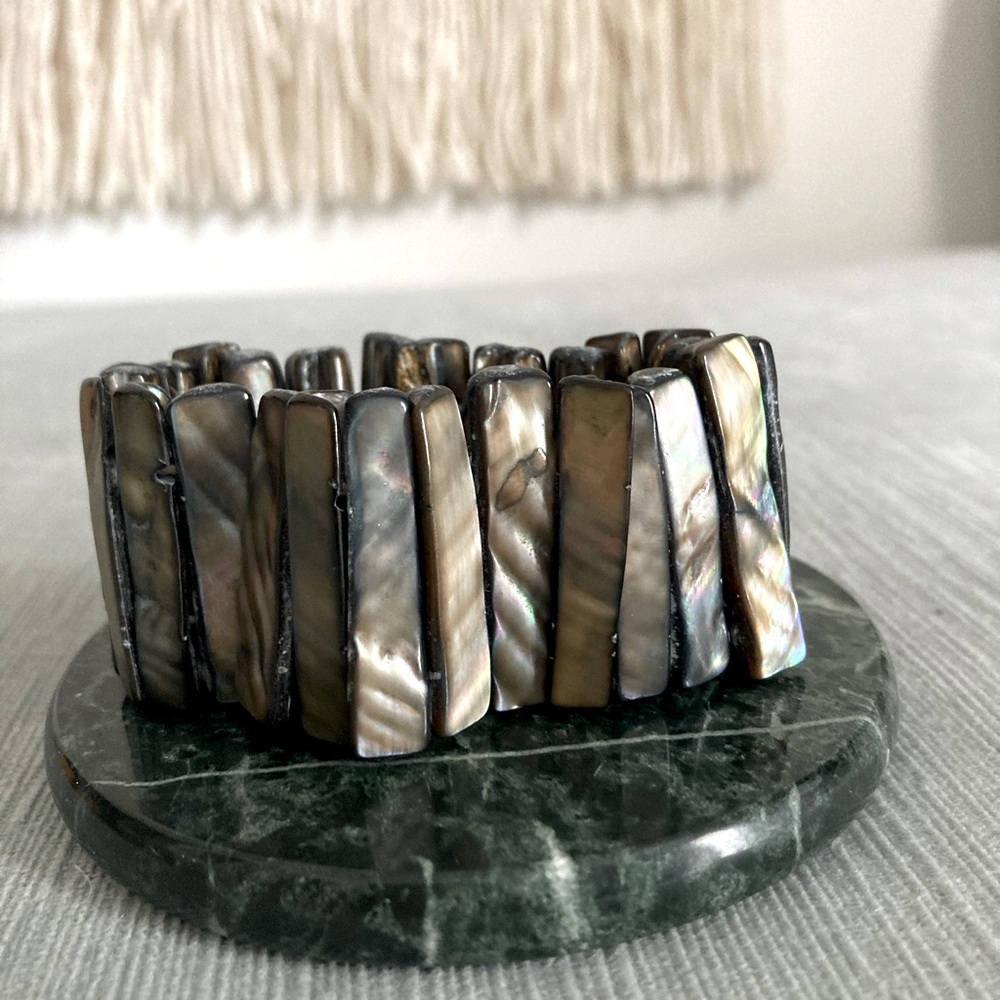 Shell bracelet stretchy